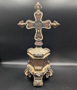 Bombay Company 2002 Gothic Cross Sculpture 16" Ornate Medieval Decor 6.6lb